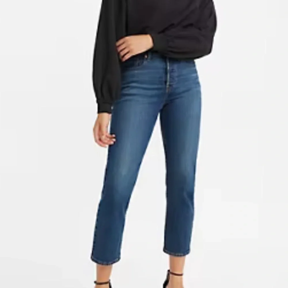 Levi’s Wedgie Straight Fit Jeans in Charleston‎ Outlasted - Dark Wash Size 27